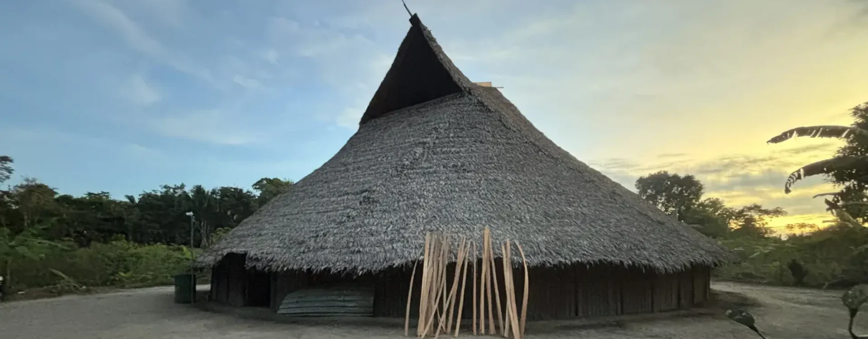 Maloka indigènen, lieux de réunion, d'échange et de prise de décision des communauté indigène. Construction Tikuna.