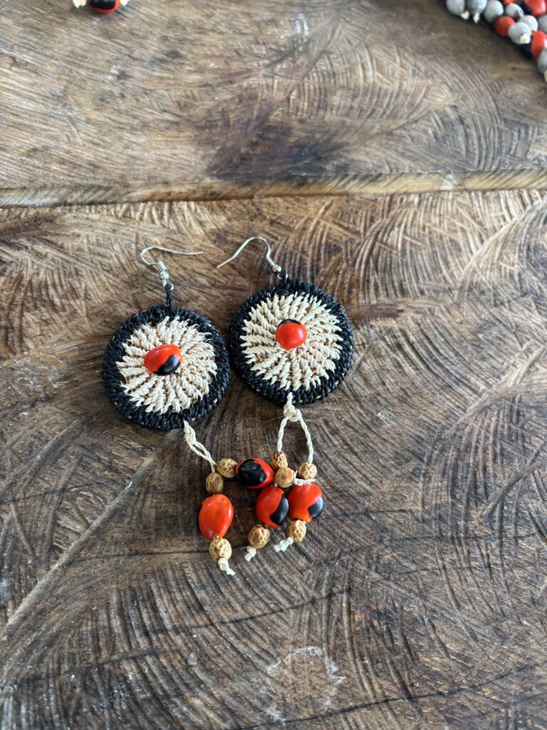 Boutique - Artisanat traditionnel fabriqué par une femme indigène Tikuna en Amazonie colombienne soutenu - ÉO-ASSO