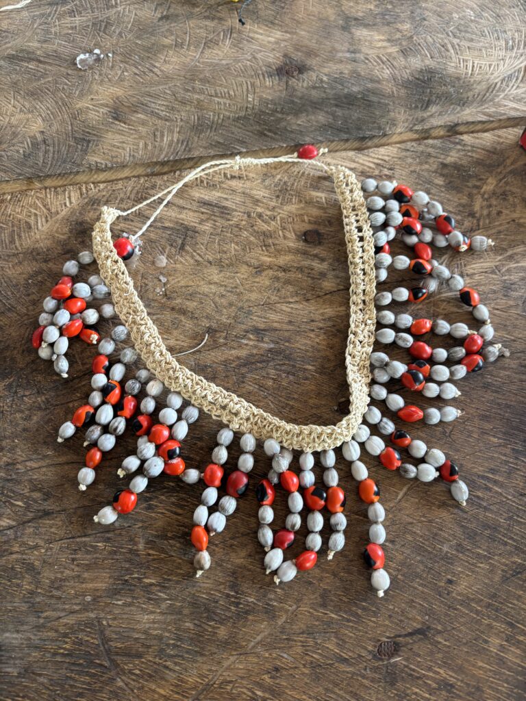 Boutique - Artisanat traditionnel fabriqué par une femme indigène Tikuna en Amazonie colombienne soutenu - ÉO-ASSO