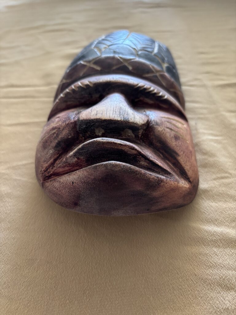 Artisanat traditionnel fabriqué par un homme indigène Cocama en Amazonie colombienne soutenu par ÉO-ASSO
